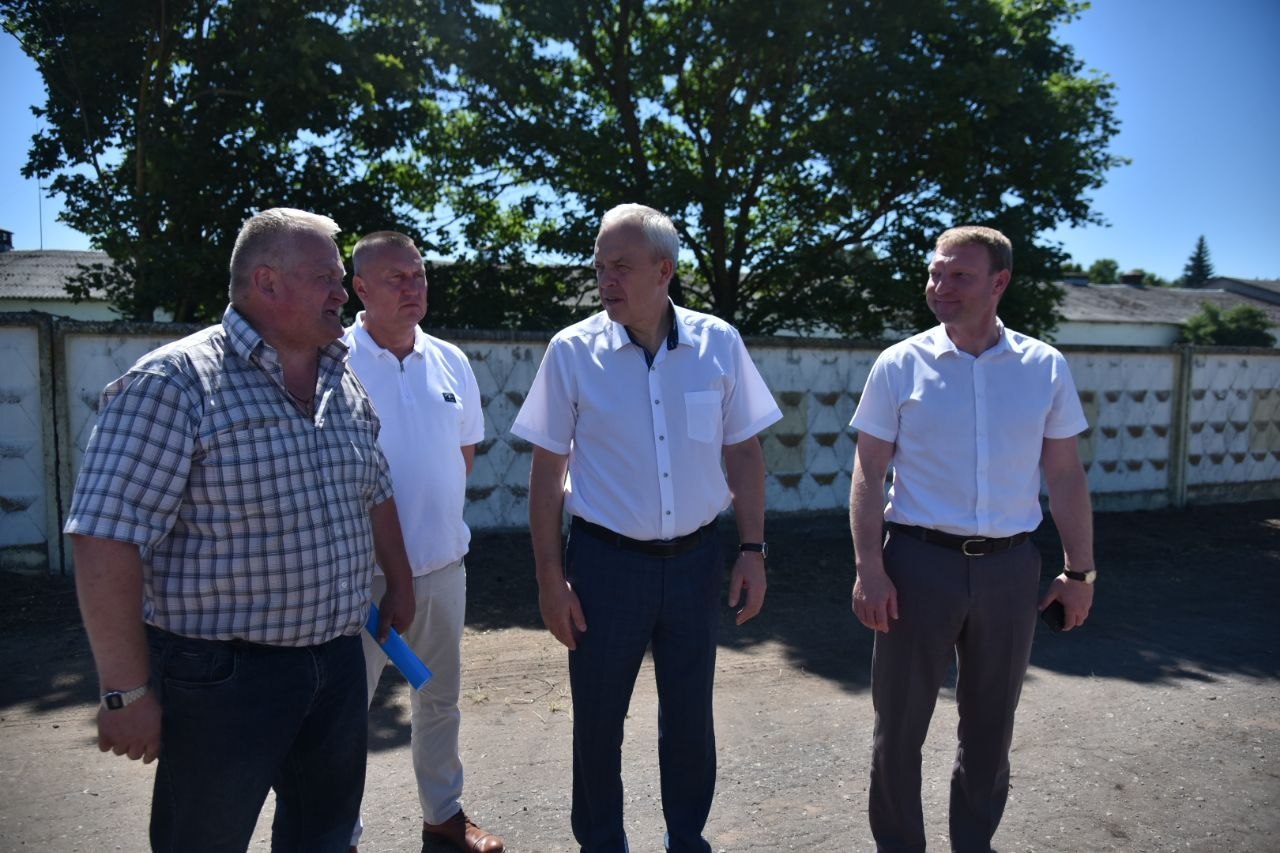predsedatel-palaty-predstaviteley-igor-sergeenko-posetil-glubokskiy-rayon-s-rabochim-vizitom_6