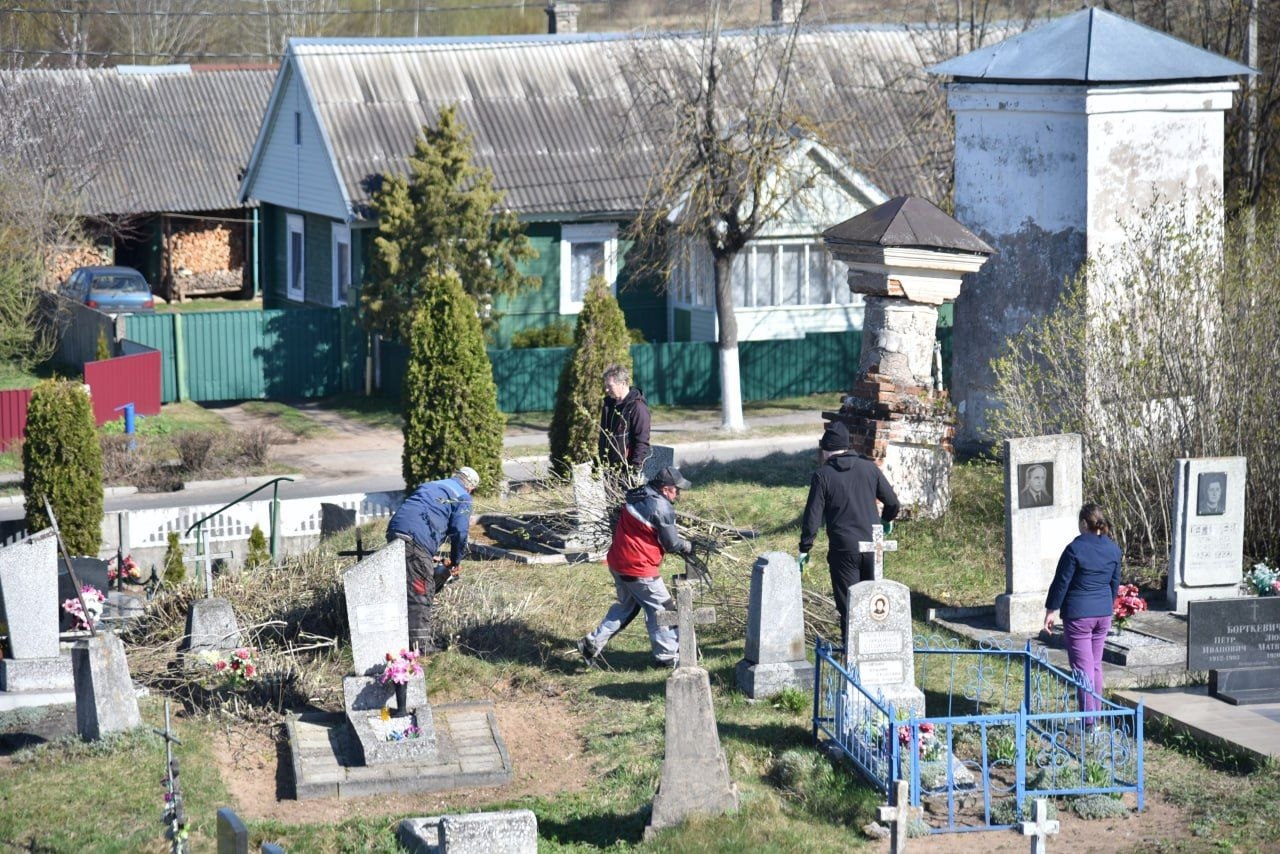 respublikanskiy-subbotnik-proshel-v-glubokskom-rayone-fotofakt_3