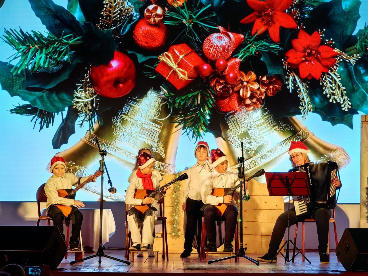 v-glubokskom-gorodskom-dome-kultury-proshli-prazdnichnye-meropriyatiya-posvyashchennye-rozhdestvu-kh_1
