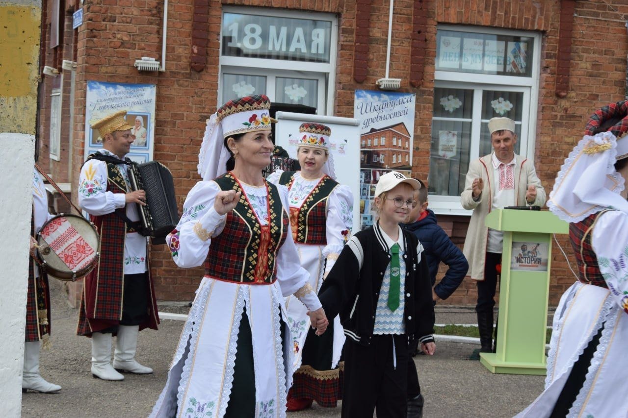 noch-muzeev-proshla-v-glubokom_6