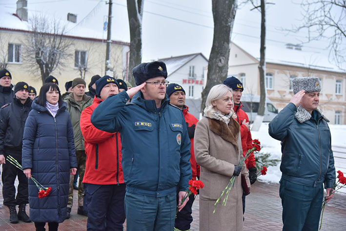 v-glubokom-startoval-mezhdunarodnyy-seminar-spetsialistov-vodolazno-spasatelnykh-sluzhb-_1