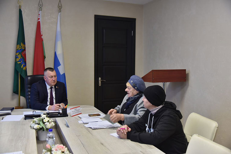 priem-grazhdan-deputat-anatoliy-sivko-reshaet-problemy-glubochan_2