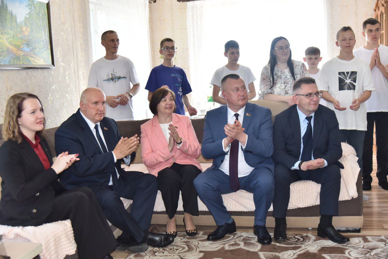 deputat-palaty-predstaviteley-natsionalnogo-sobraniya-respubliki-belarus-anatoliy-sivko-posetil-glub_4
