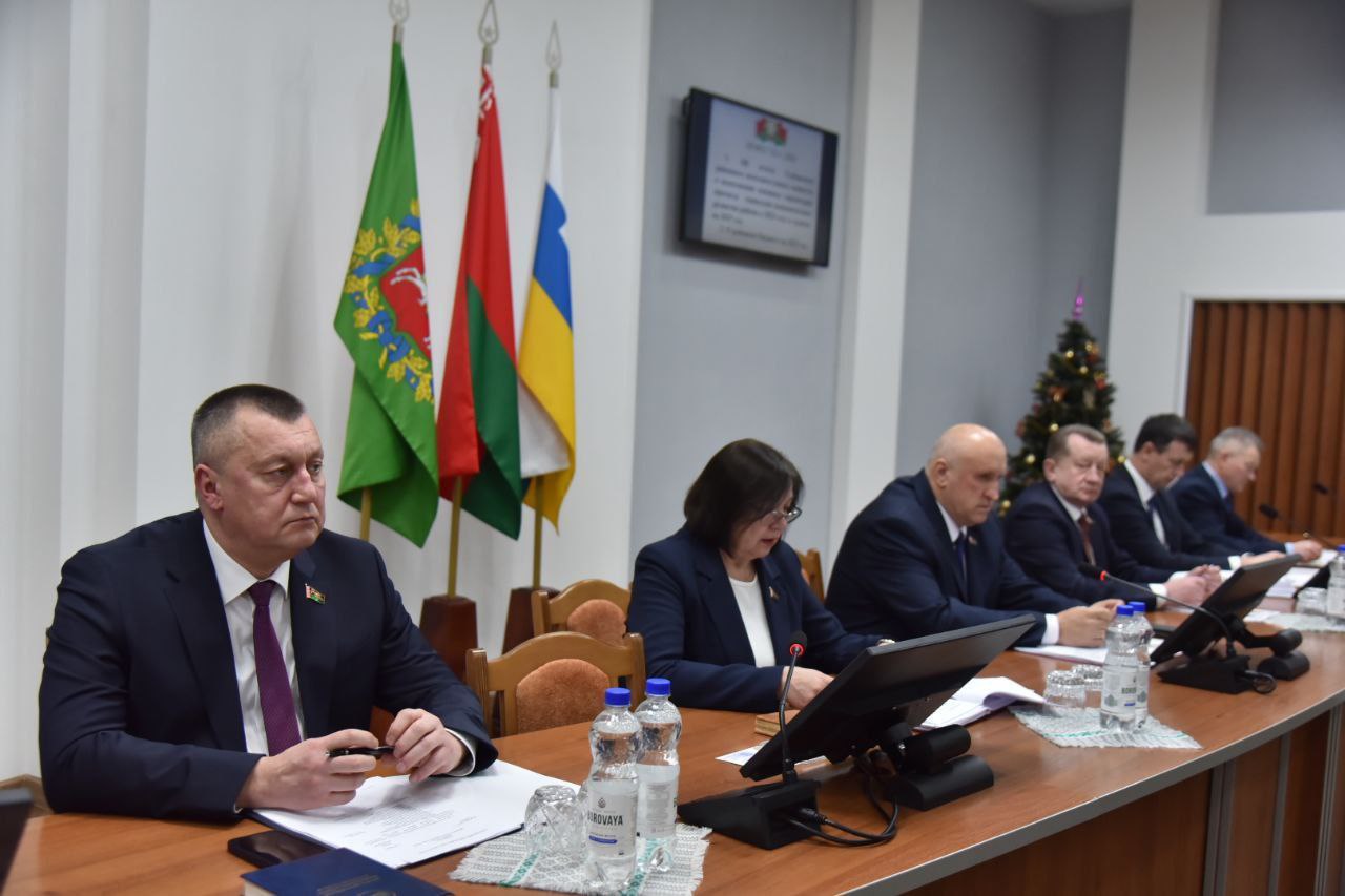 sostoyalas-devyataya-sessiya-glubokskogo-rayonnogo-soveta-deputatov-29-sozyva_0