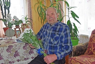 Ветерана труда, кавалера орденов Ленина, Трудового Красного Знамени и «Знак Пашаны» Устина Петровича Яцыну поздравили с 90-летием