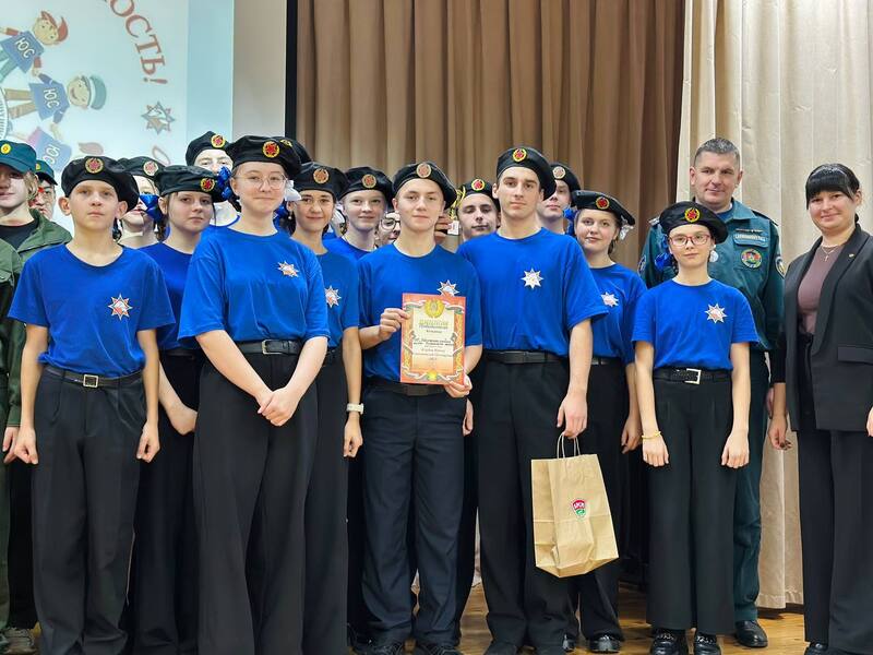 budushchie-geroi-na-starte-proshyel-rayonnyy-slyet-klubov-yunykh-spasateley-pozharnykh_0
