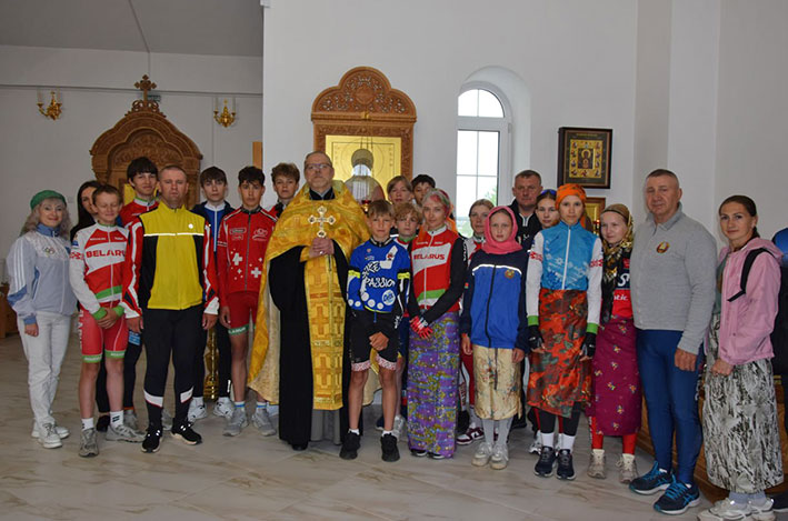 pamyat-kotoruyu-nesut-cherez-vsyu-stranu-glubokoe-stalo-chastyu-vazhnogo-marshruta_14