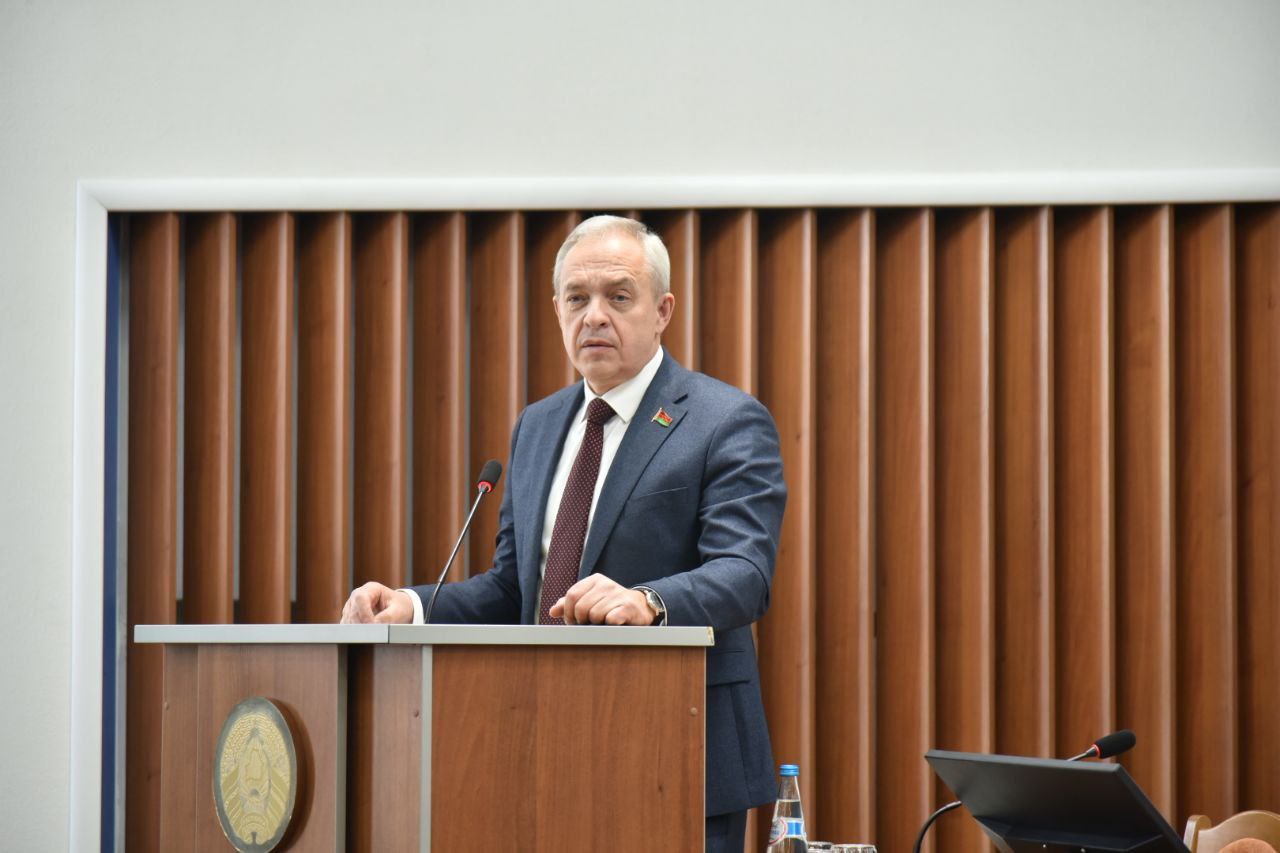 Председатель Палаты представителей Национального собрания Республики Беларусь Игорь Сергеенко провел встречу с руководящим активом Глубокского района.