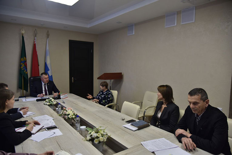 priem-grazhdan-deputat-anatoliy-sivko-reshaet-problemy-glubochan_1