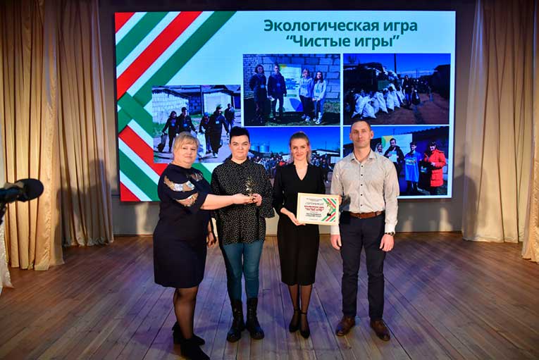 torzhestvennaya-tseremoniya-vrucheniya-molodezhnoy-premii-priznanie-proshla-v-glubokom_10