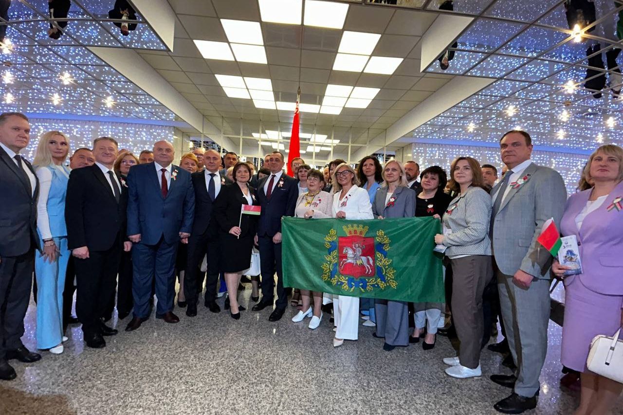 delegatsiya-glubokskogo-rayona-posetila-dvorets-respubliki-v-minske-gde-proshlo-torzhestvennoe-merop_0