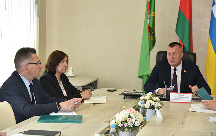anatoliy-sivko-rabota-deputata-v-okruge_1