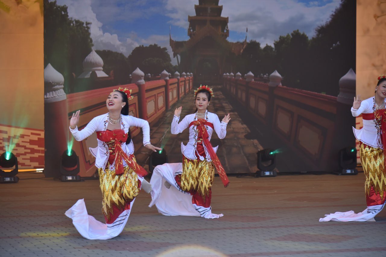 -vishnyevyy-festival-prodolzhaetsya_21