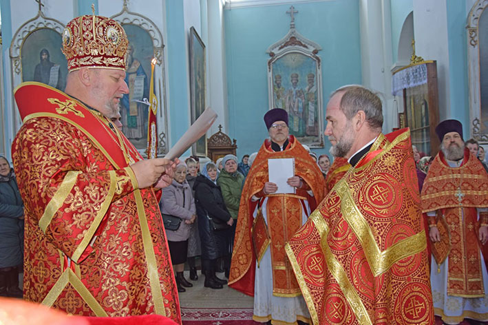 episkop-polotskiy-i-glubokskiy-ignatiy-vozglavil-prazdnichnuyu-bozhestvennuyu-liturgiyu-v-sobore-rozh_5