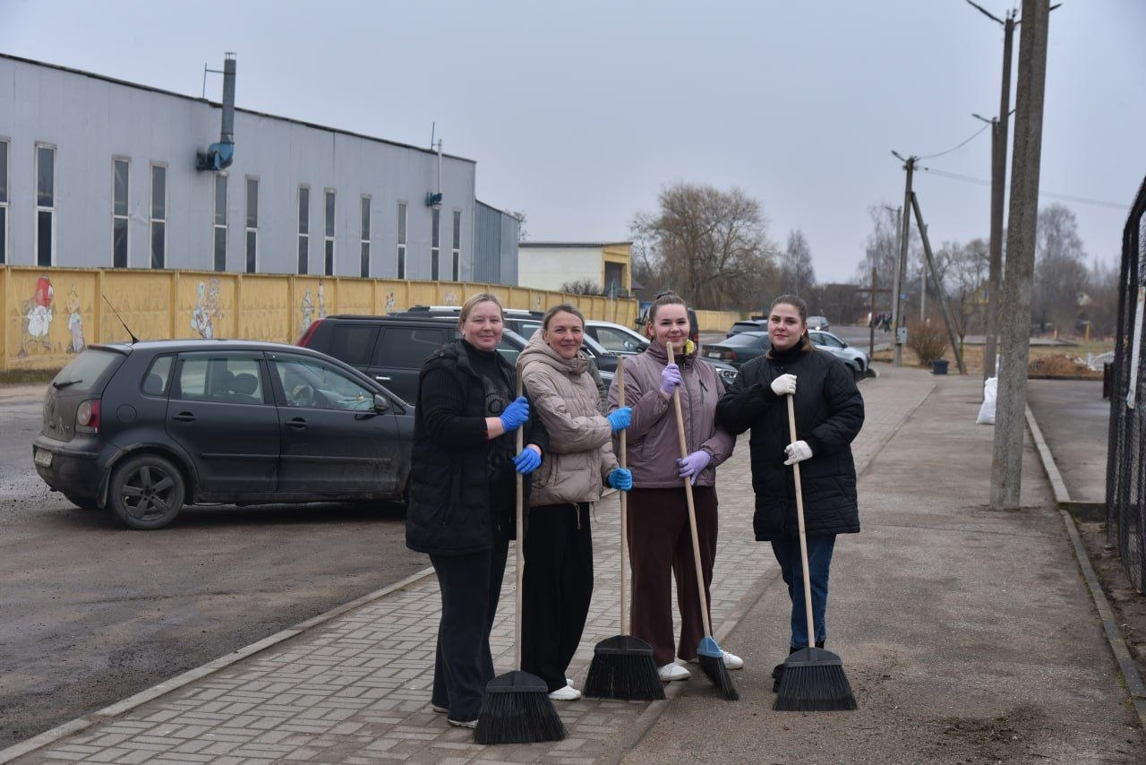 v-glubokskom-rayone-traditsionnyy-vesenniy-subbotnik_8