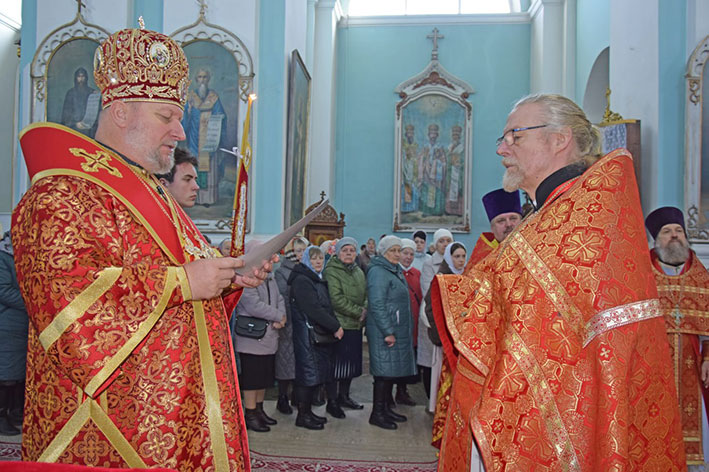 episkop-polotskiy-i-glubokskiy-ignatiy-vozglavil-prazdnichnuyu-bozhestvennuyu-liturgiyu-v-sobore-rozh_4