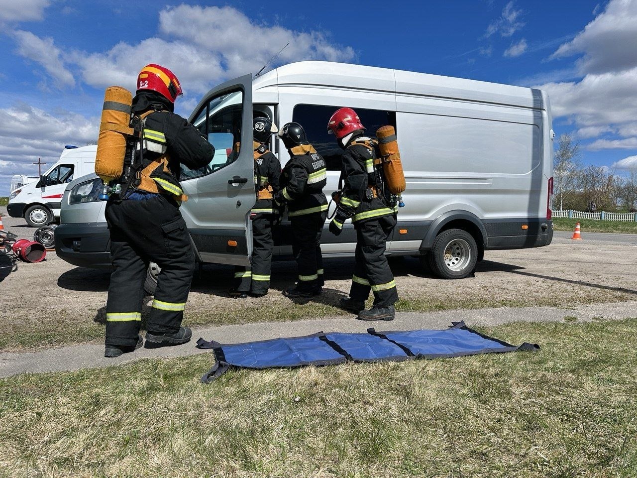 Тактико-специальные учения по реагированию на крупное ДТП прошли в Глубокском районе