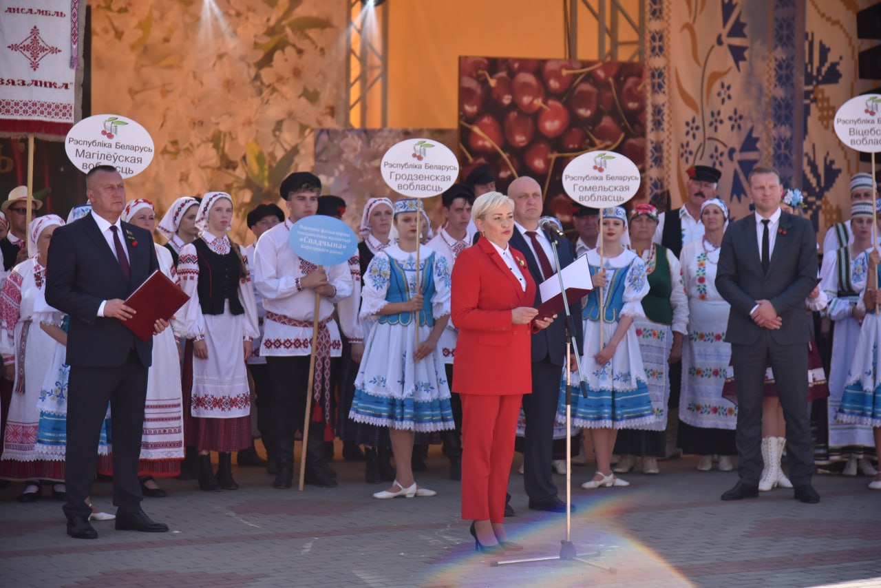 -vishnyevyy-festival-prodolzhaetsya_24