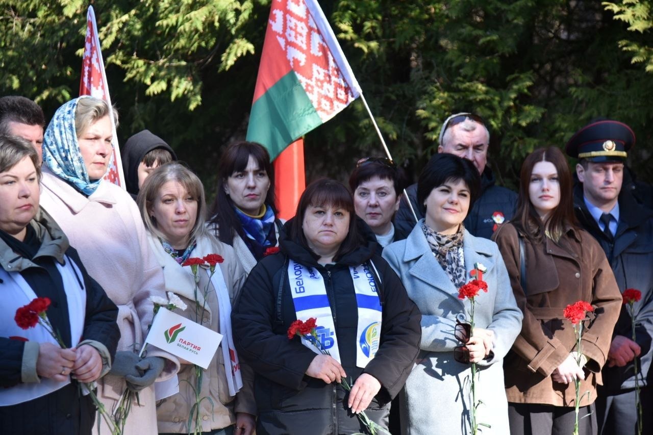 22-marta-vsya-belarus-traditsionno-sklonyaet-golovy-v-znak-skorbi-po-zhertvam-tragedii-khatyni-i-dru_2