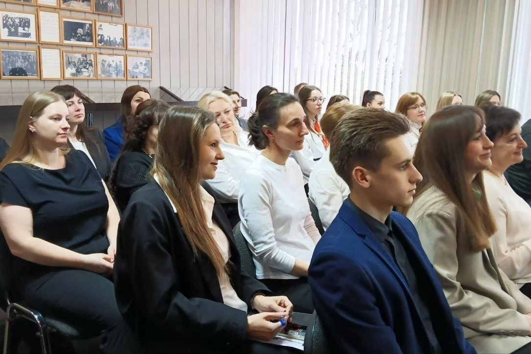 oblastnye-i-rayonnye-informatsionnye-gruppy-posetili-trudovye-kollektivy-glubochchiny_12