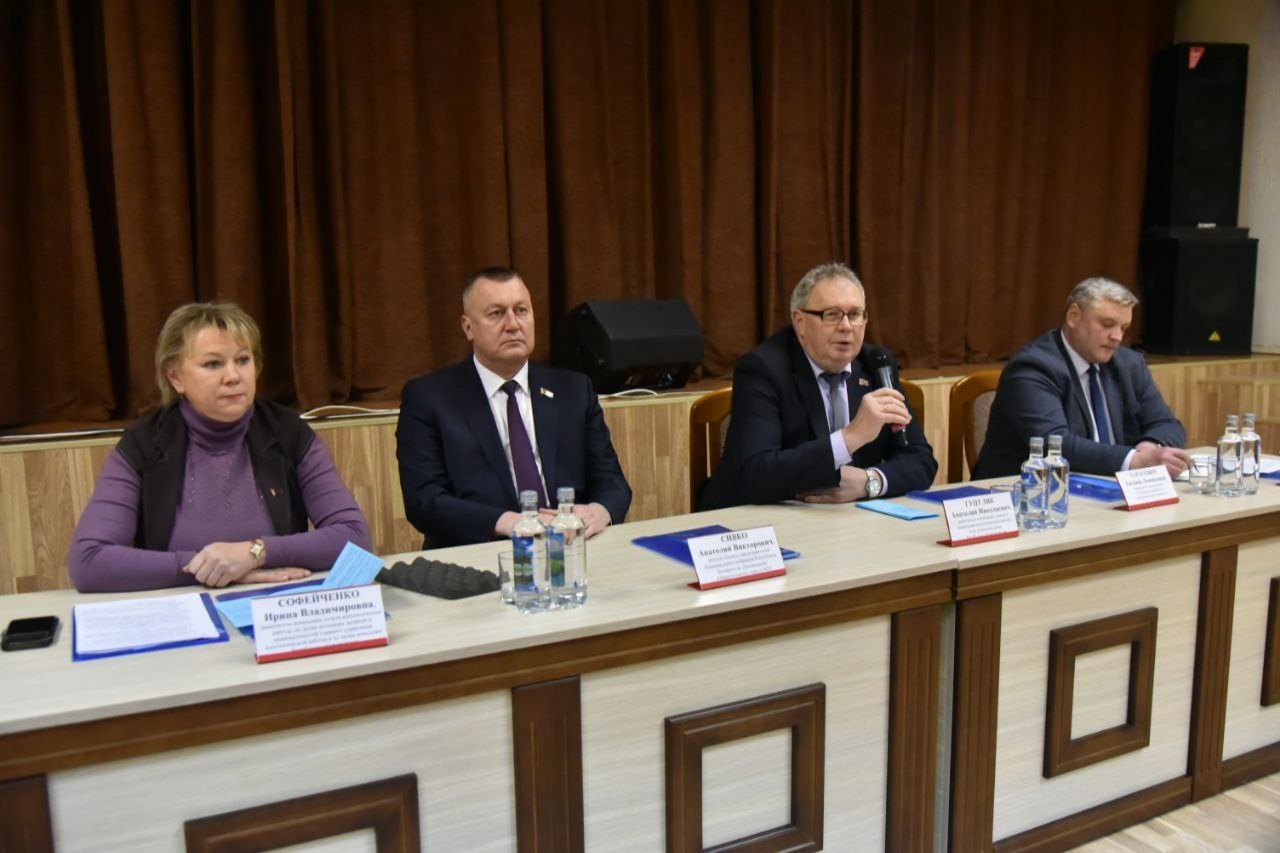 v-glubokom-proshel-vyezdnoy-seminar-dlya-otvetstvennykh-organizuyushchikh-ideologicheskuyu-rabotu-v-_3