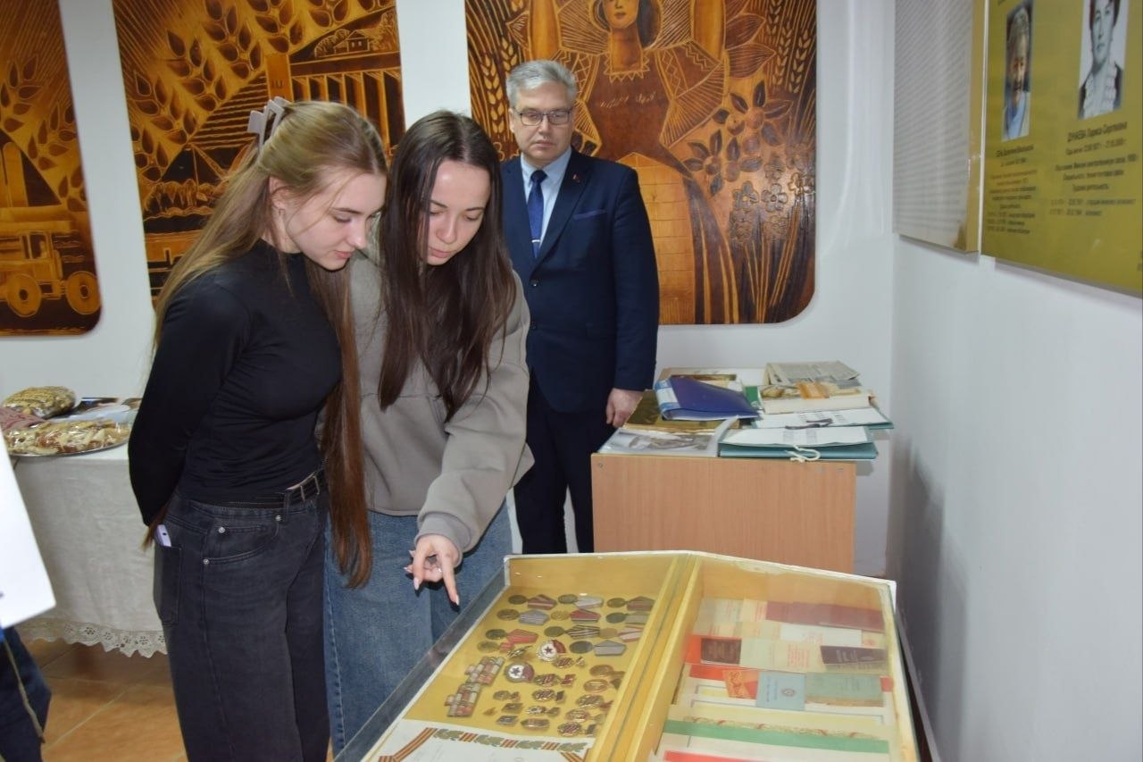 molodye-spetsialisty-kadrovyy-resurs-predpriyatiy-goroda-glubokoe_0