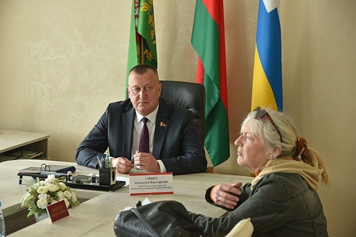 Рабочий визит депутата Анатолия Сивко в Глубокский район