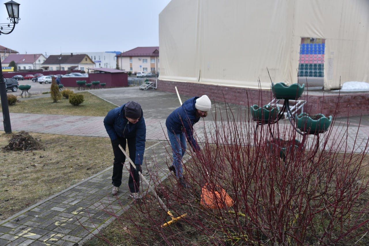 В Глубокском районе – традиционный весенний субботник