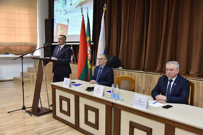 rabota-deputata-v-okruge-anatoliy-sivko-provel-priem-grazhdan-v-glubokskom-rayone-i-vstretilsya-s-ko_2