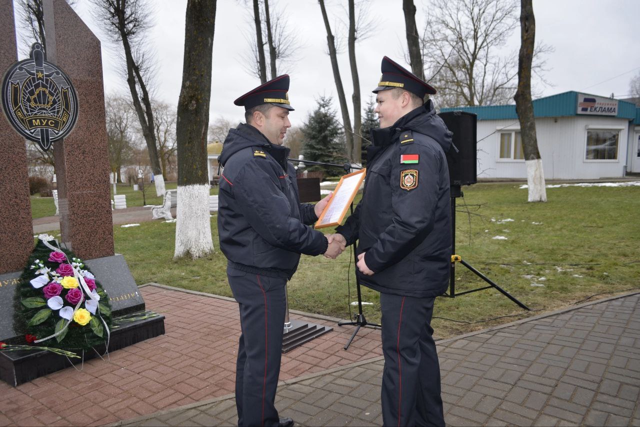 sotrudniki-glubokskogo-rovd-otmechayut-den-militsii_3