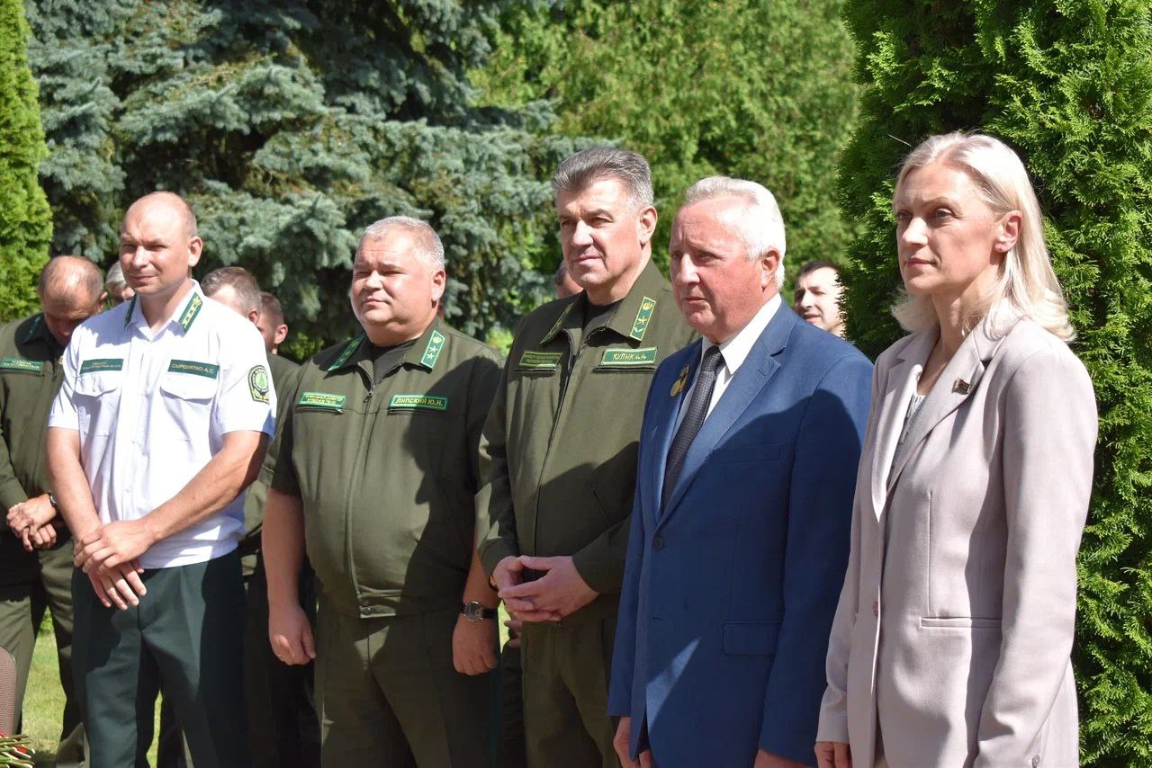 v-glubokom-otkryli-pamyatnuyu-dosku-zasluzhennomu-lesovodu-belarusi_1