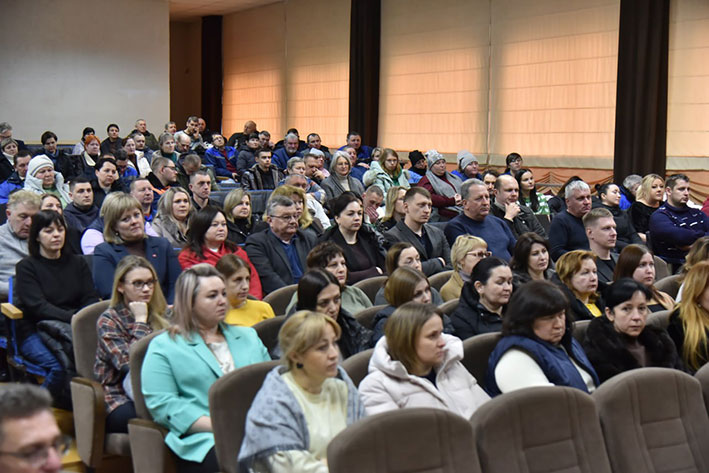 rabota-deputata-v-okruge-anatoliy-sivko-provel-priem-grazhdan-v-glubokskom-rayone-i-vstretilsya-s-ko_3