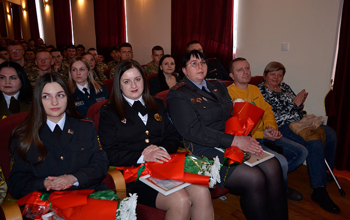 v-glubokom-proshyel-prazdnichnyy-kontsert-posvyashchyennyy-dnyu-zashchitnikov-otechestva-i-vooruzhye_6