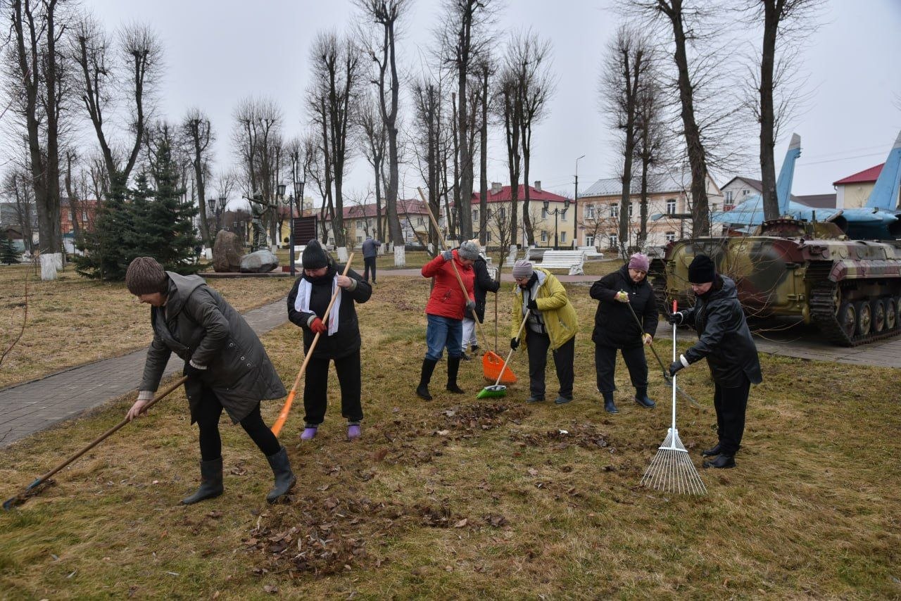 v-glubokskom-rayone-traditsionnyy-vesenniy-subbotnik_5