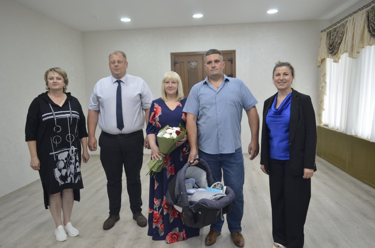 pribavlyaem-v-roste-v-yubileynyy-god-85-letiya-rayona-na-glubochchine-zaregistrirovan-85-y-novorozhd_3