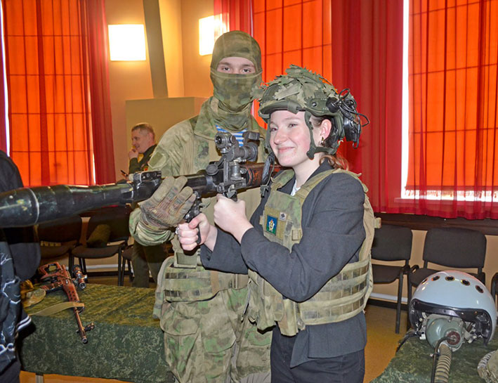 v-glubokskom-gorodskom-dome-kultury-proshla-aktsiya-gotovy-rodine-sluzhit-_7