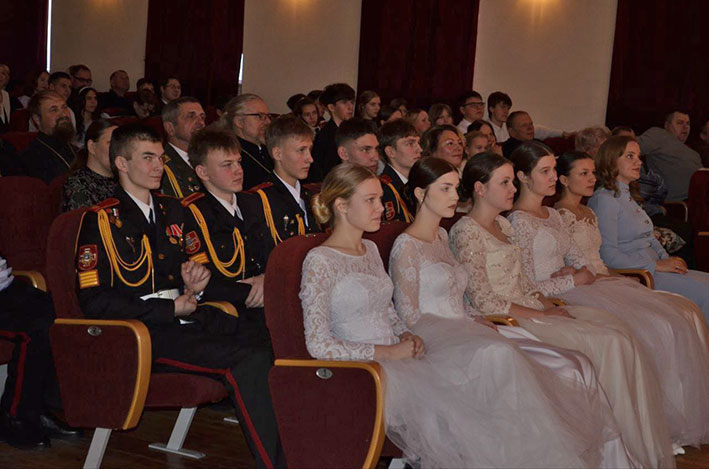 v-glubokom-proshel-traditsionnyy-rozhdestvenskiy-bal_0
